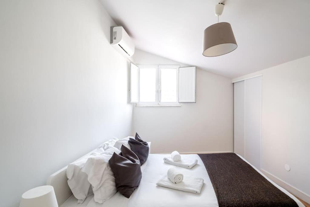 Cozy Ground Floor Studio With Ac And Loft Bedroom Lisbon Exterior photo