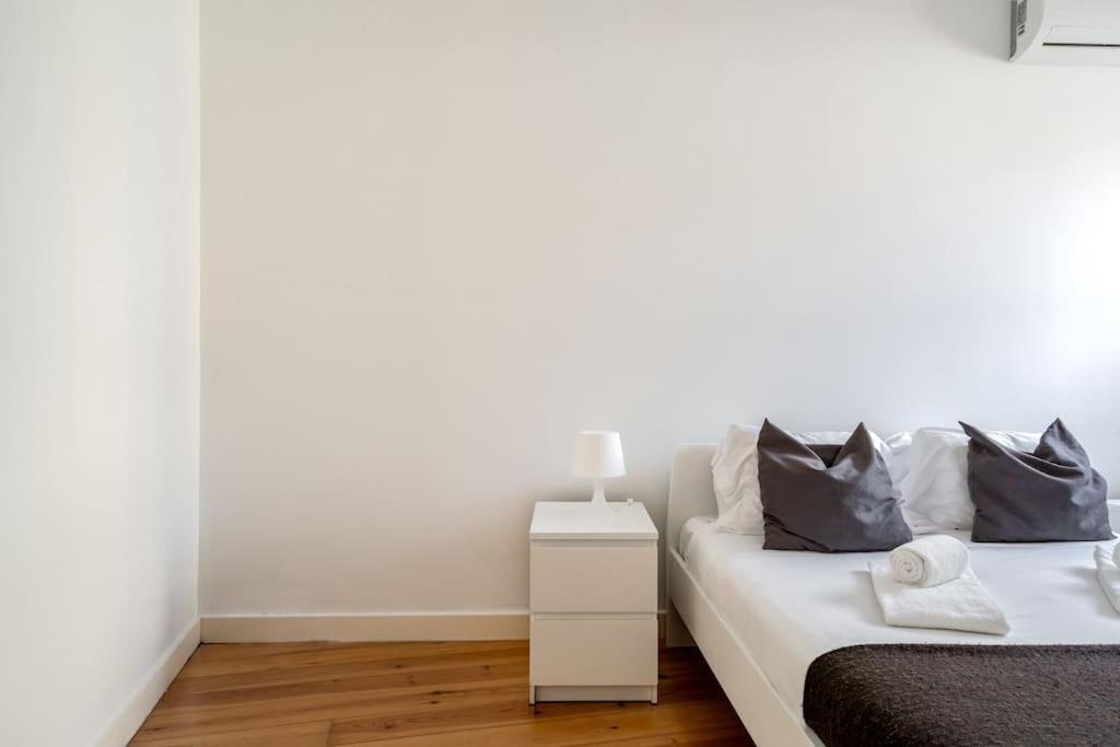 Cozy Ground Floor Studio With Ac And Loft Bedroom Lisbon Exterior photo