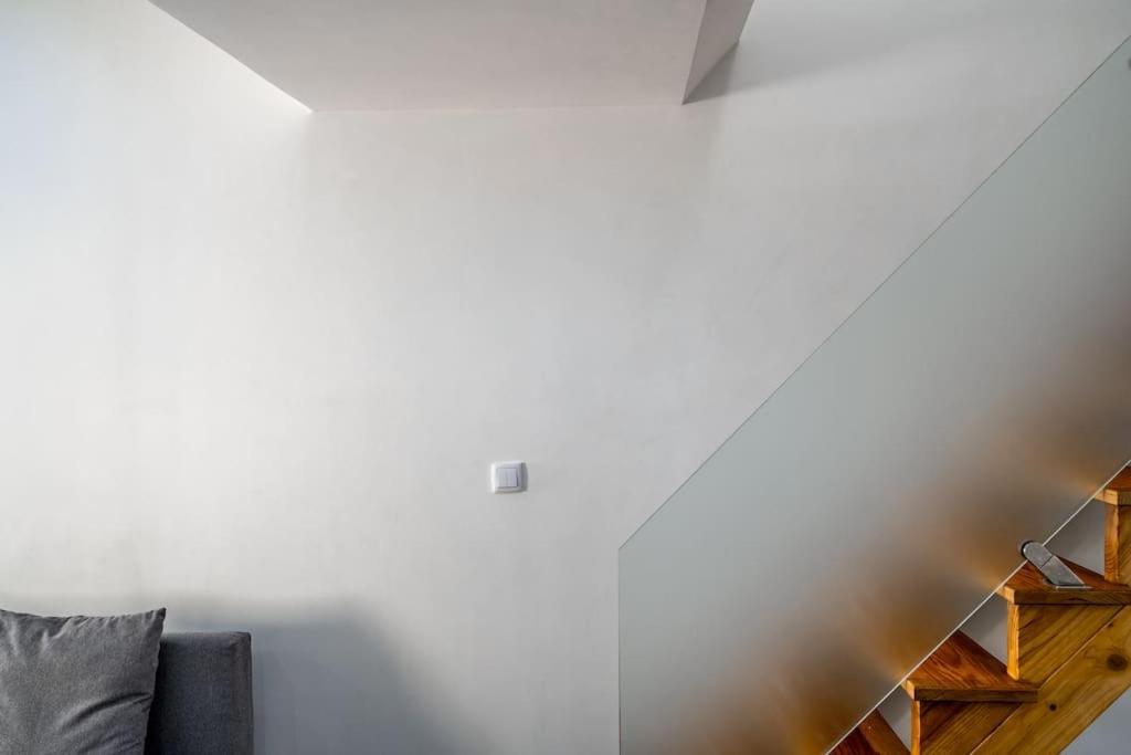 Cozy Ground Floor Studio With Ac And Loft Bedroom Lisbon Exterior photo