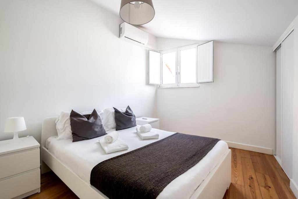 Cozy Ground Floor Studio With Ac And Loft Bedroom Lisbon Exterior photo